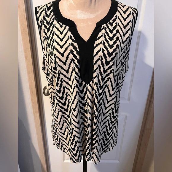 Corvia sz XL b,ack and tan tank top - Picture 1 of 5